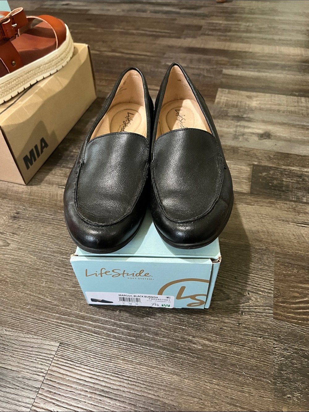 Life Stride Black Leather Slip-On Penny Loafers